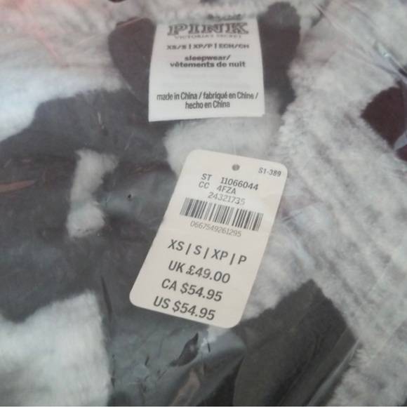 PINK Robe - Picture 2 of 3